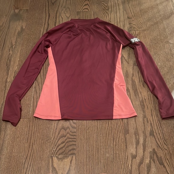 Cute workout top! - Picture 2 of 2